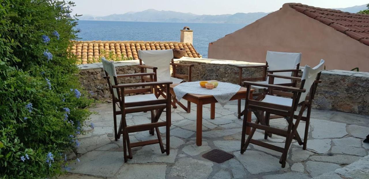 Athina Hébergement de vacances *
